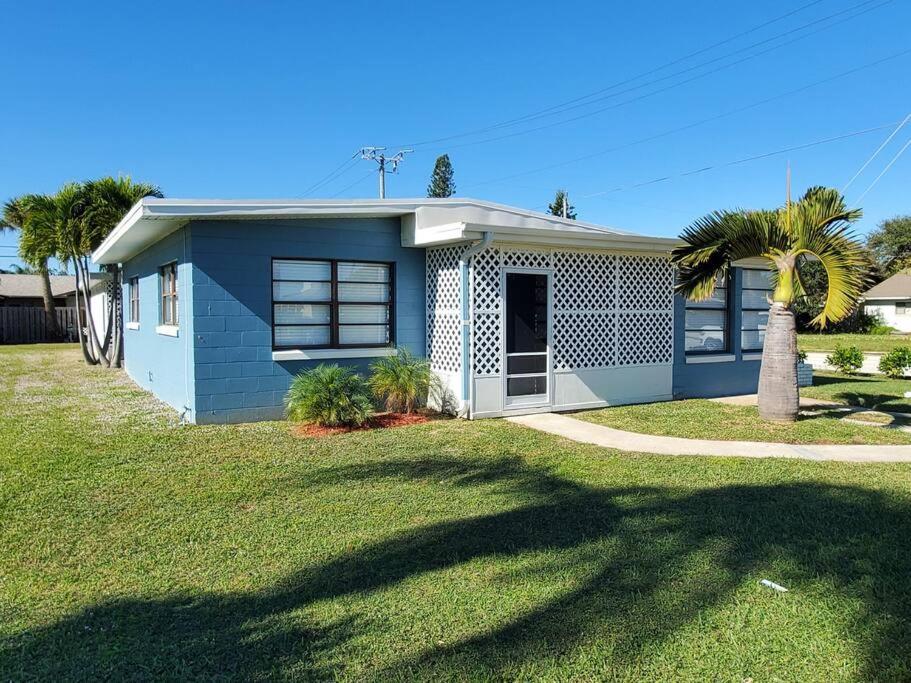 Downtown Cottage - Walk To The Beach & Restaurants Cocoa Beach Exterior photo